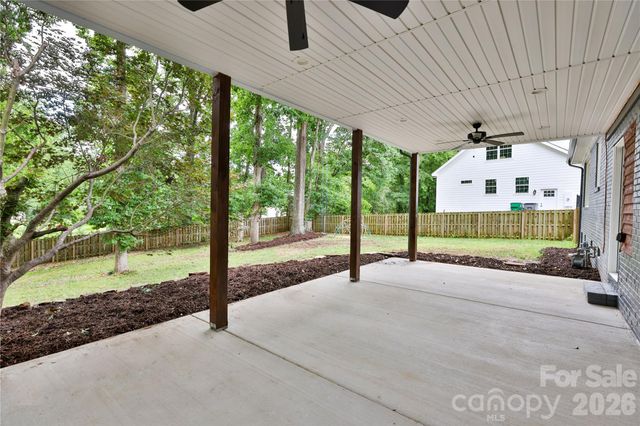 6721 Knightswood Drive, Charlotte, NC 28226