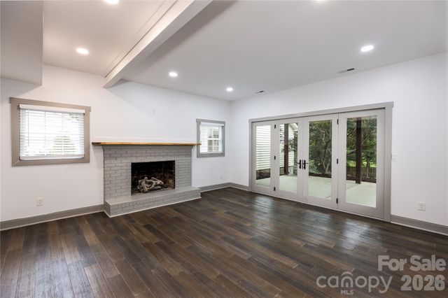 6721 Knightswood Drive, Charlotte, NC 28226