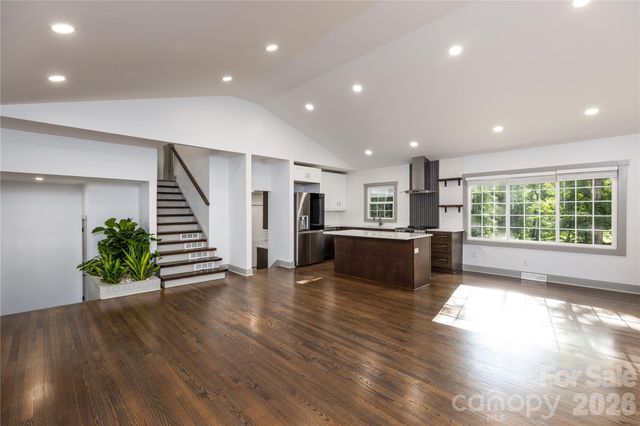 6721 Knightswood Drive, Charlotte, NC 28226