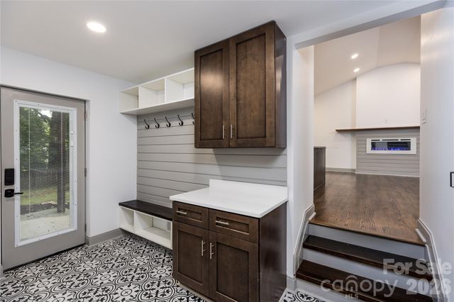 6721 Knightswood Drive, Charlotte, NC 28226