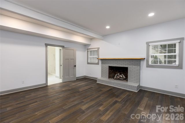 6721 Knightswood Drive, Charlotte, NC 28226