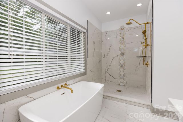 6721 Knightswood Drive, Charlotte, NC 28226