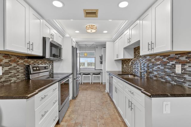 5059 N Highway A1a 902, Hutchinson Island, FL 34949