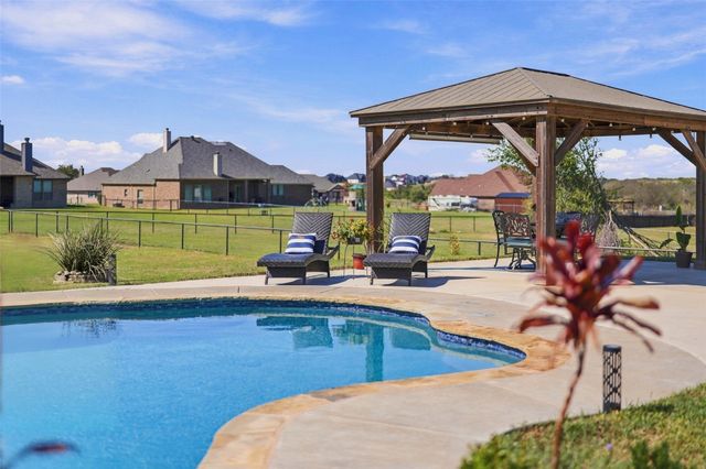 139 Stanford Lane, Springtown, TX 76082