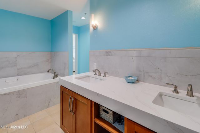 2060 Beach Boulevard, 307, Biloxi, MS 39531