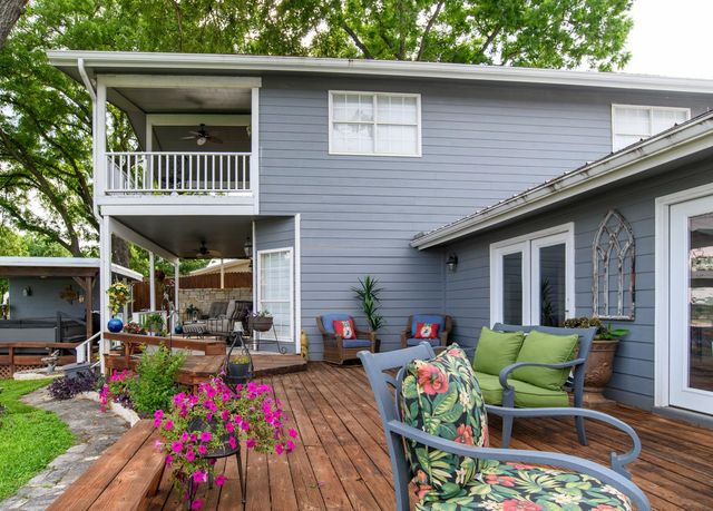 1912 Bluebonnet LN, Kingsland, TX 78639