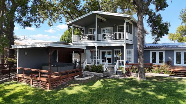 1912 Bluebonnet LN, Kingsland, TX 78639