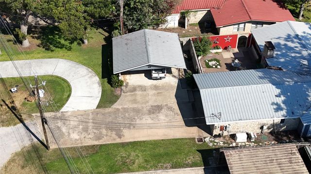 1912 Bluebonnet LN, Kingsland, TX 78639