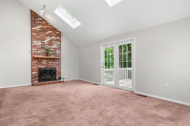 50 Spindlewick Drive, Nashua, NH 03062