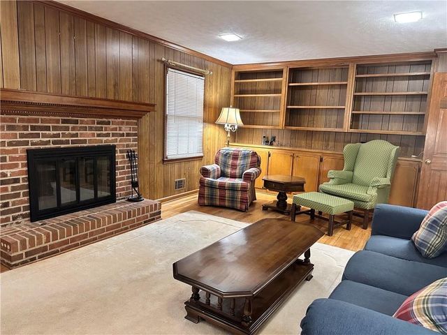 3916 White Oak SW Lane, Lilburn, GA 30047