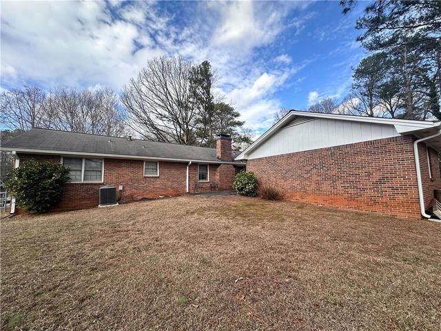 3916 White Oak SW Lane, Lilburn, GA 30047
