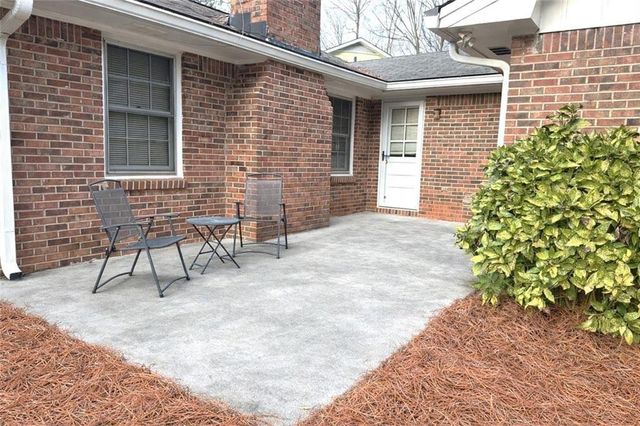 3916 White Oak SW Lane, Lilburn, GA 30047