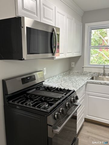 429 Thompson Avenue, East Haven, CT 06512