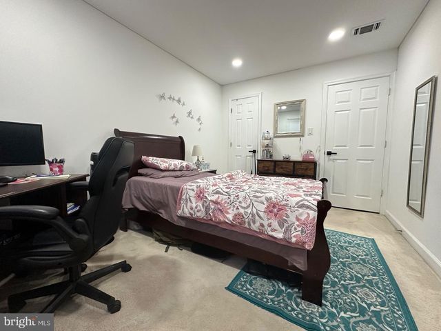 12103 SALEMTOWN DR, Woodbridge, VA 22192