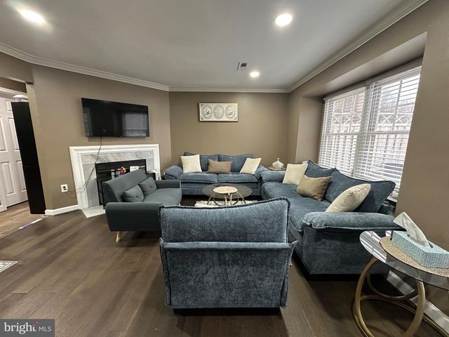 12103 SALEMTOWN DR, Woodbridge, VA 22192