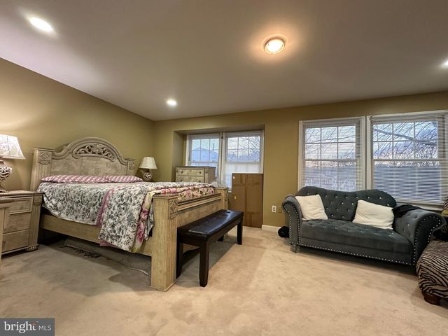 12103 SALEMTOWN DR, Woodbridge, VA 22192