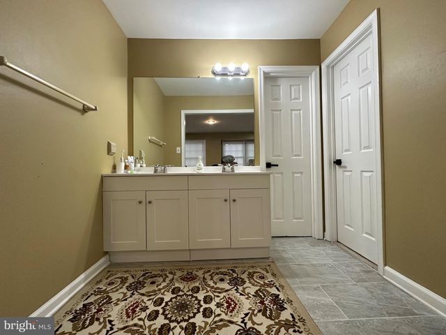 12103 SALEMTOWN DR, Woodbridge, VA 22192