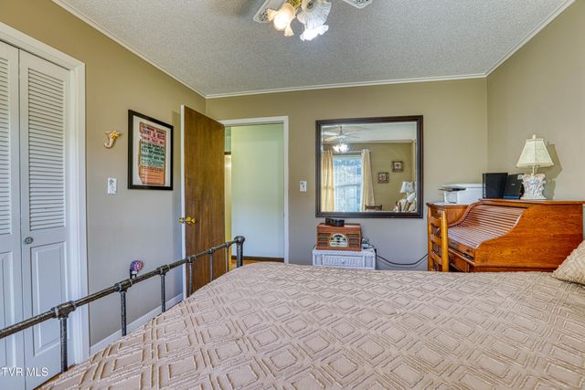 101 Arrowhead Drive, Rogersville, TN 37857