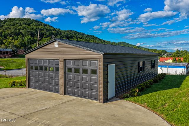 101 Arrowhead Drive, Rogersville, TN 37857