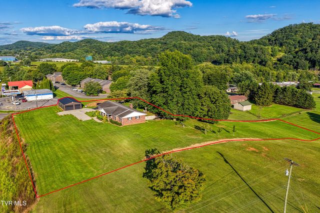 101 Arrowhead Drive, Rogersville, TN 37857