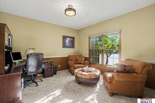 7427 S 102 Avenue, La Vista, NE 68128