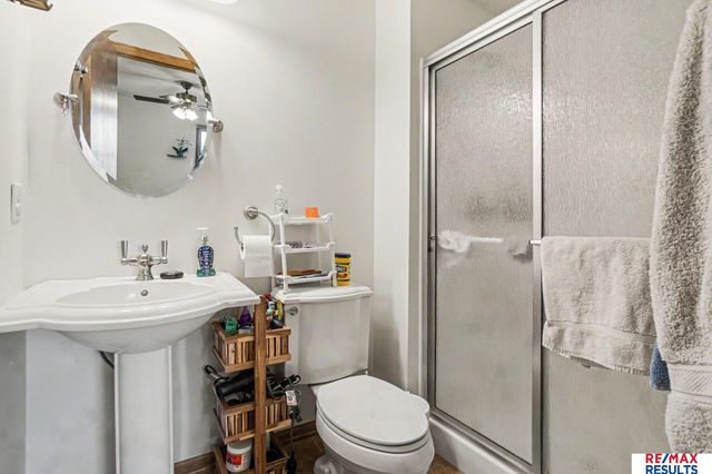 7427 S 102 Avenue, La Vista, NE 68128