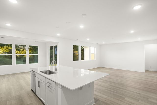 2324 Williamsport Landing, Columbia, TN 38401