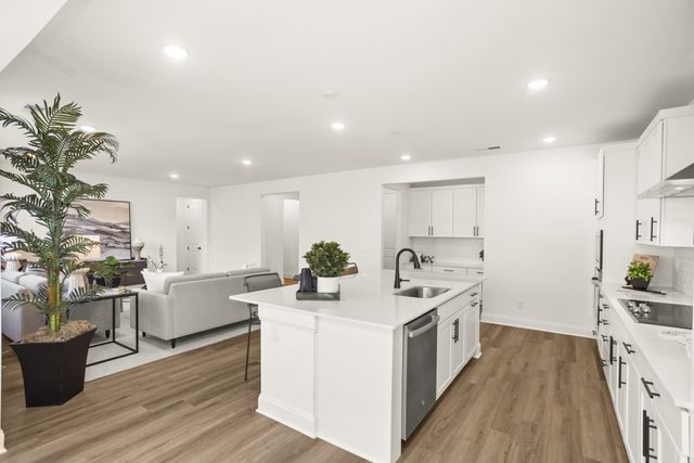 2324 Williamsport Landing, Columbia, TN 38401