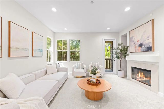 141 Danbrook, Irvine, CA 92603