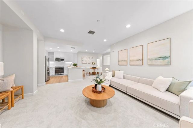 141 Danbrook, Irvine, CA 92603