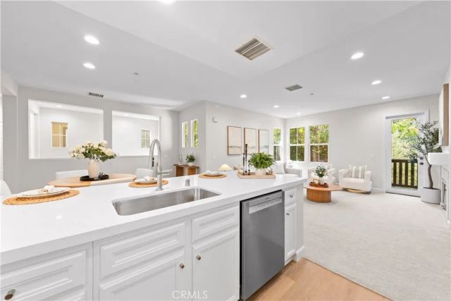 141 Danbrook, Irvine, CA 92603