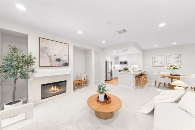 141 Danbrook, Irvine, CA 92603