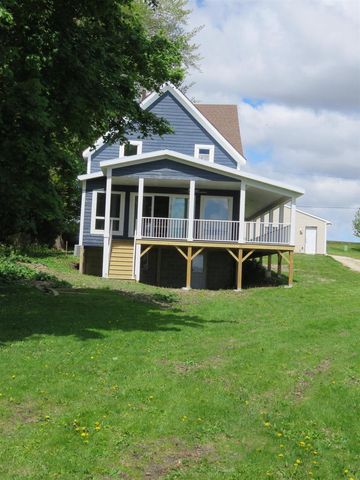 W10725 Blackhawk Trail, Fox Lake, WI 53933