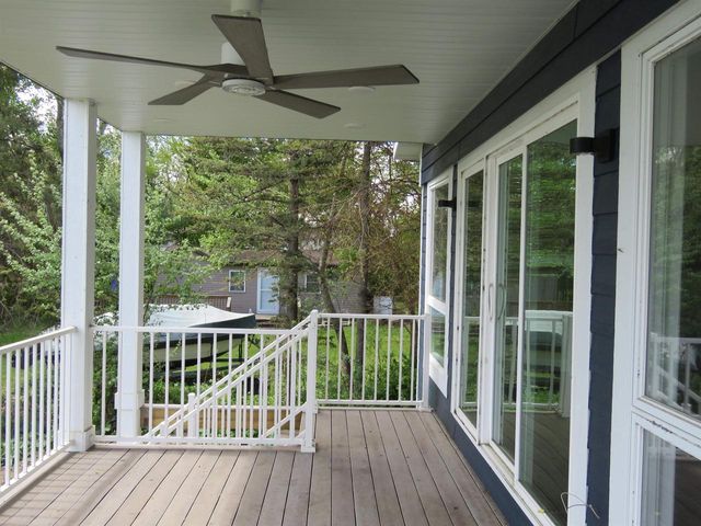 W10725 Blackhawk Trail, Fox Lake, WI 53933