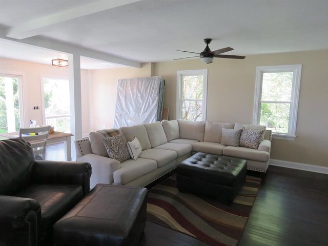 W10725 Blackhawk Trail, Fox Lake, WI 53933