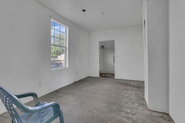 292 E Barthman Avenue, Columbus, OH 43207