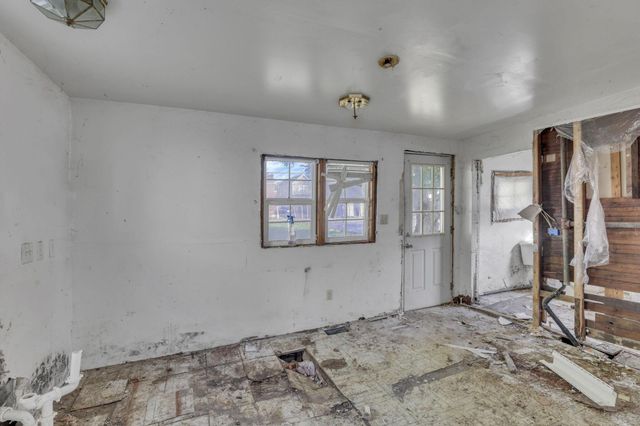 292 E Barthman Avenue, Columbus, OH 43207