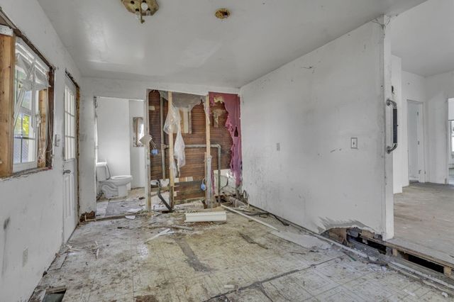 292 E Barthman Avenue, Columbus, OH 43207