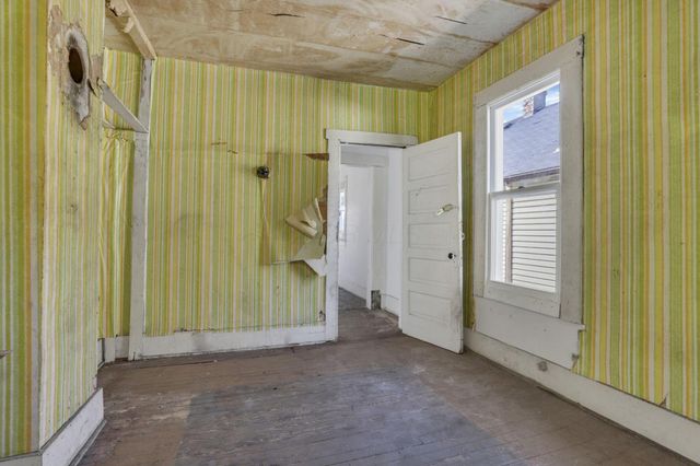 292 E Barthman Avenue, Columbus, OH 43207