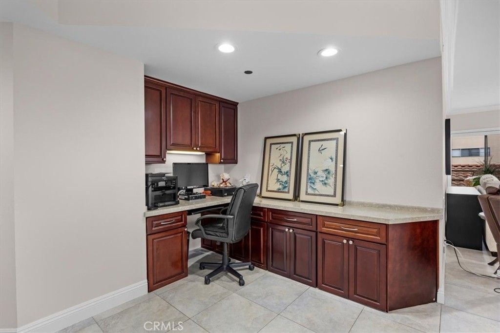 Image 16 of property listing at 512 Esplanade 303, Redondo Beach, CA 90277