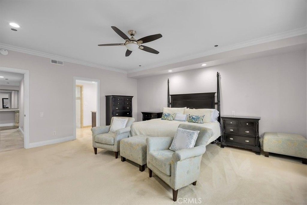 Image 21 of property listing at 512 Esplanade 303, Redondo Beach, CA 90277