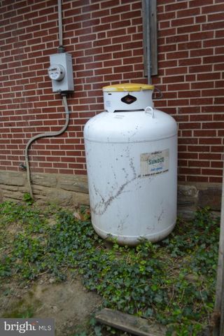 712 W MACDADE BLVD, Folsom, PA 19033