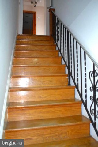 712 W MACDADE BLVD, Folsom, PA 19033