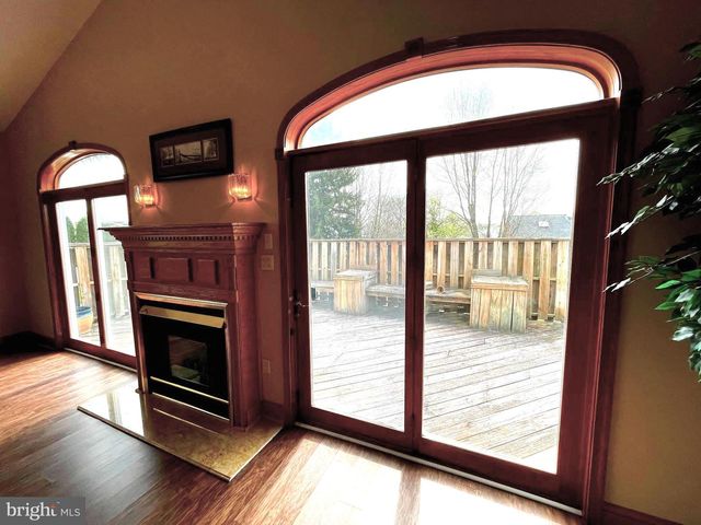 712 W MACDADE BLVD, Folsom, PA 19033