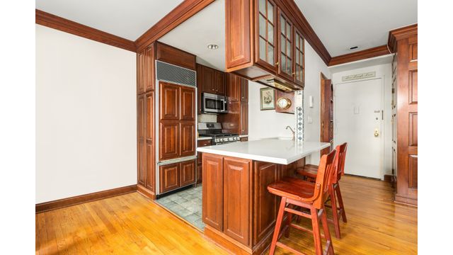 34 W 74TH Street PHB, New York City, NY 10023