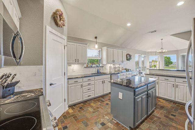 10541 Rancho Viejo Way, Fort Worth, TX 76036