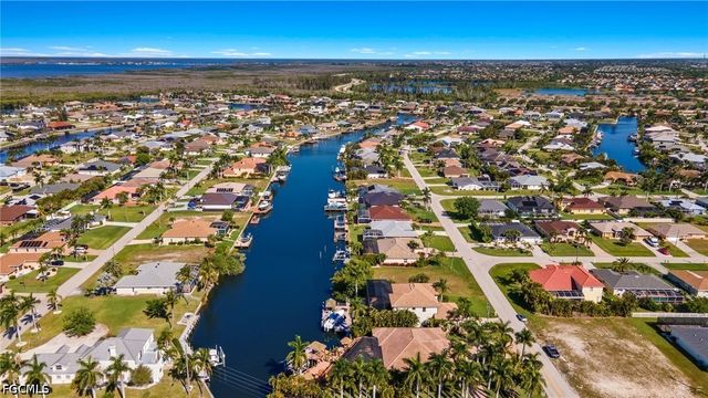 2710 SW 27th PL, Cape Coral, FL 33914