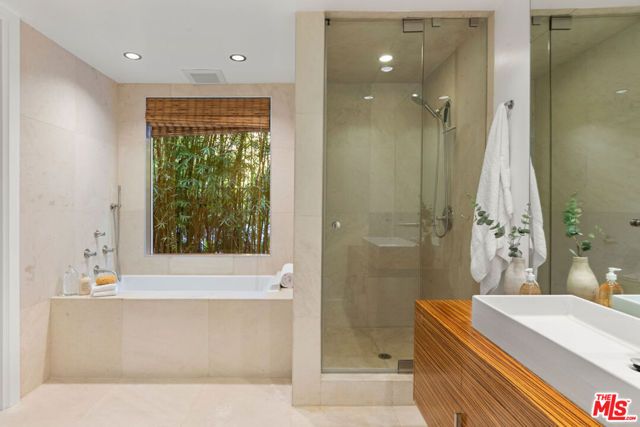 2731 Hutton Drive, Beverly Hills, CA 90210