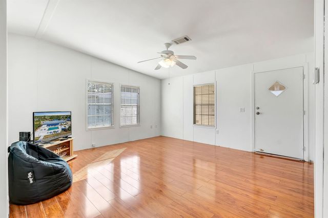 4920 NW 2nd Terrace, Pompano Beach, FL 33064