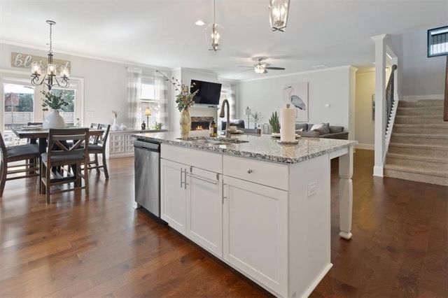 206 White Cloud Run, Canton, GA 30114